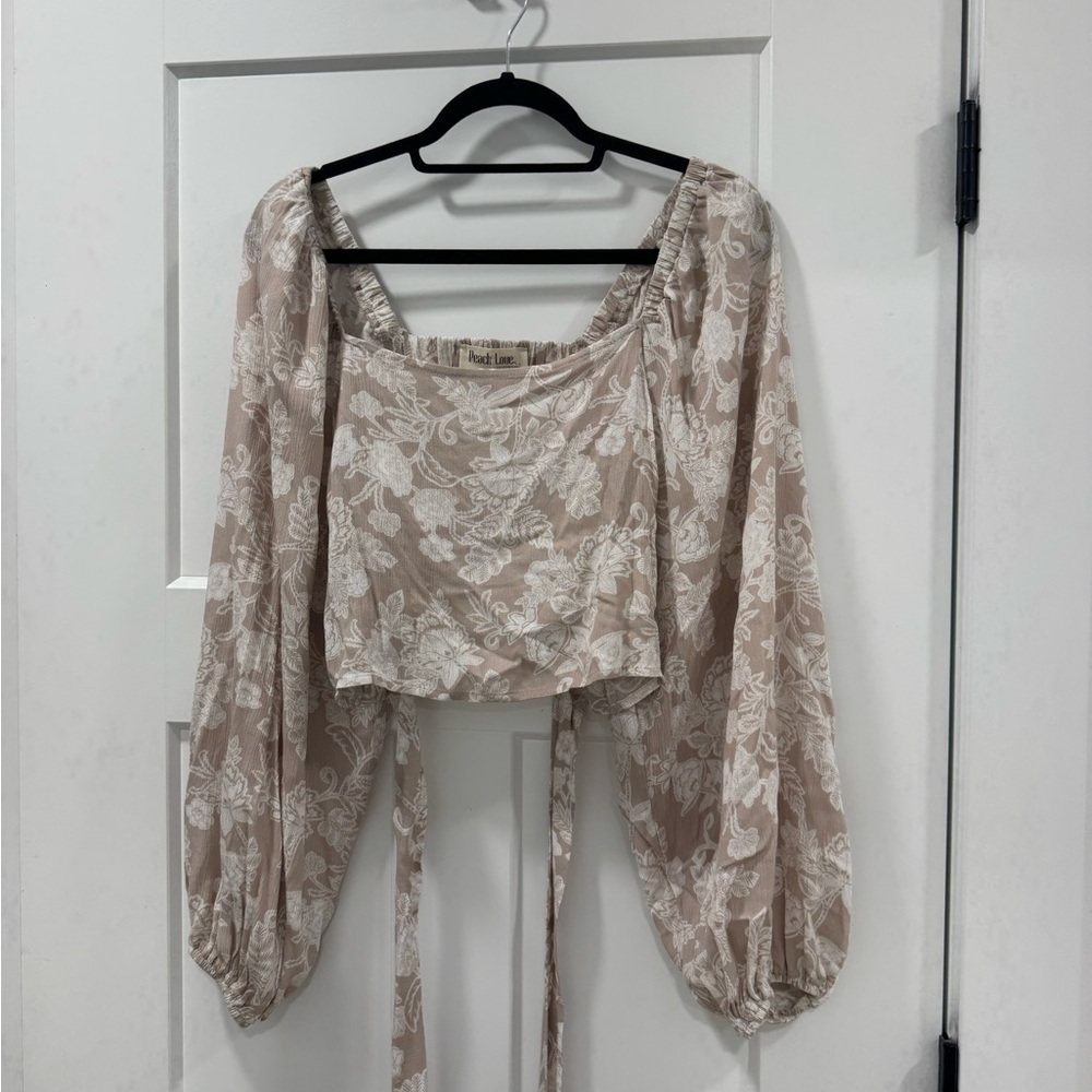 Blush Pink Floral Open back Cropped long sleeve size M NWT